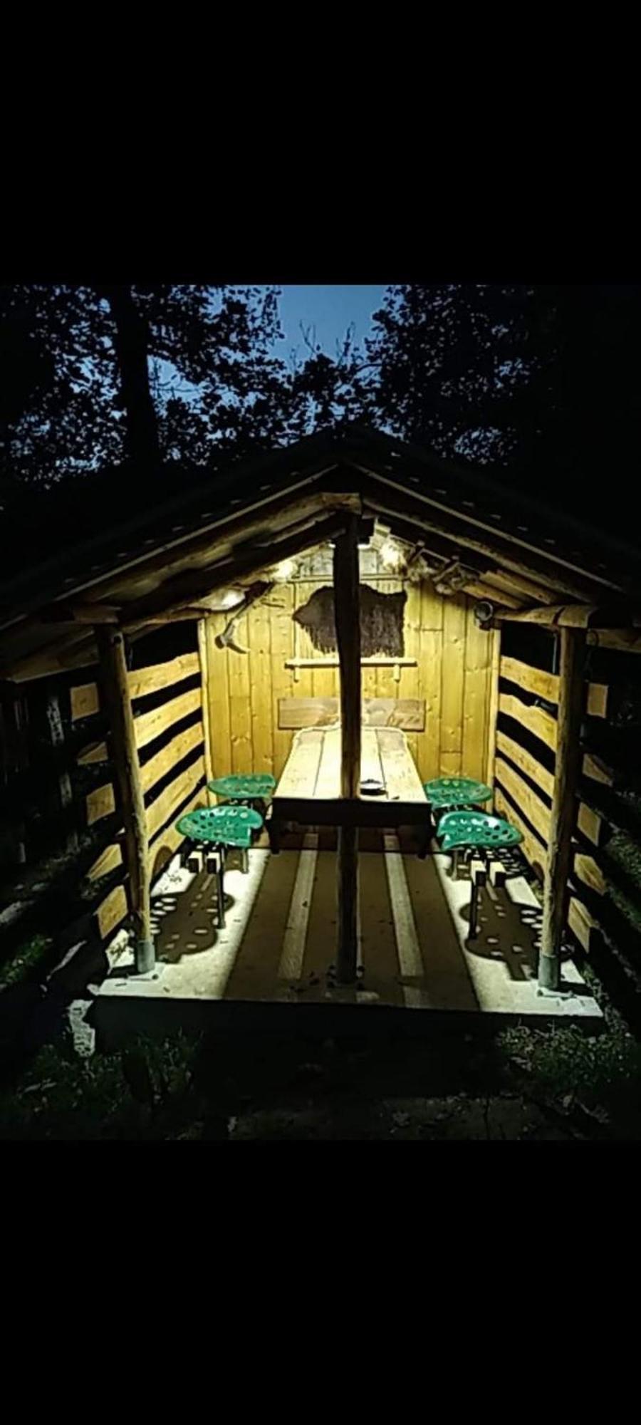 La Cabane Perchee Du Trappeur Écrainville Exteriér fotografie