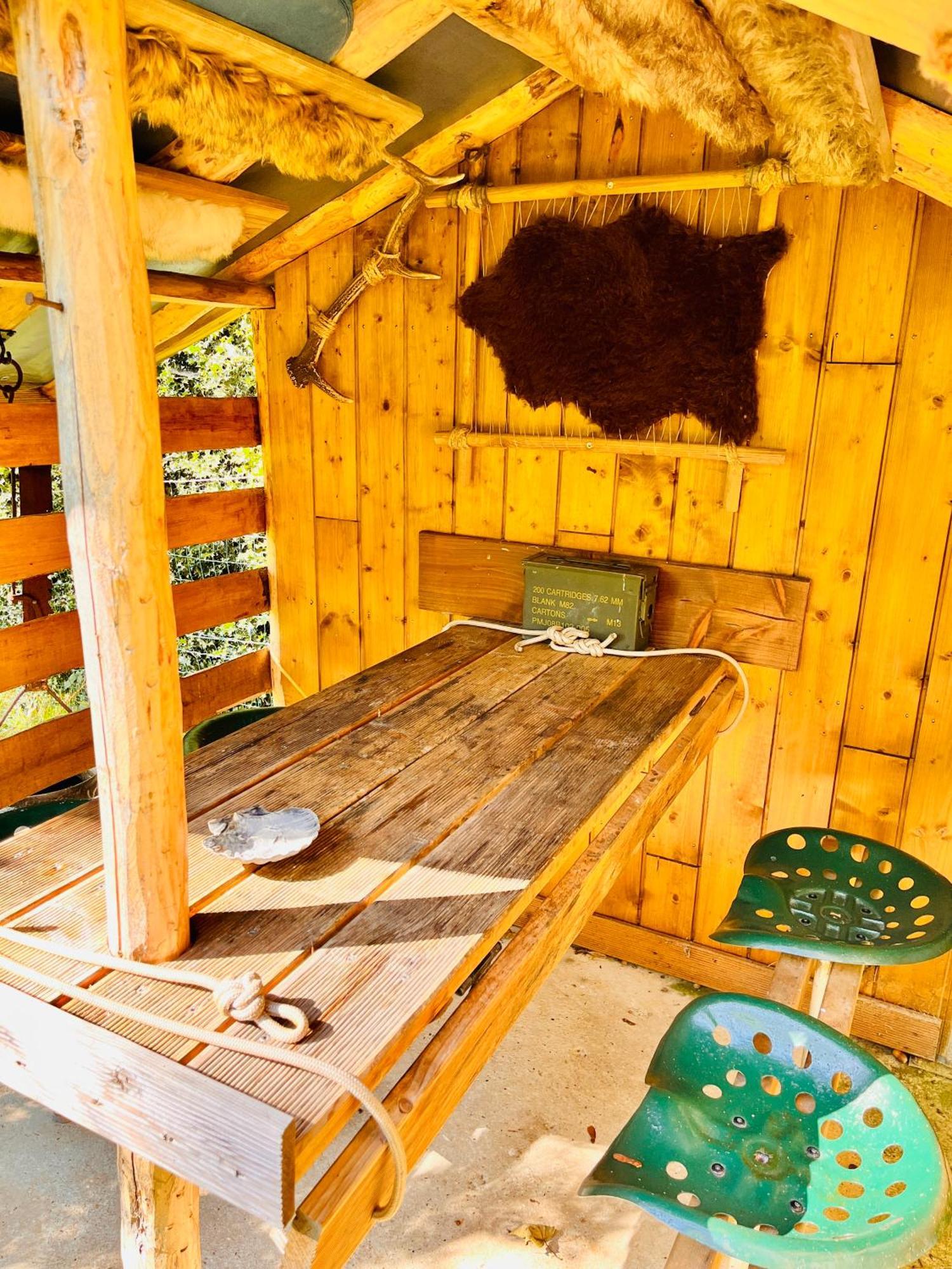 La Cabane Perchee Du Trappeur Écrainville Exteriér fotografie