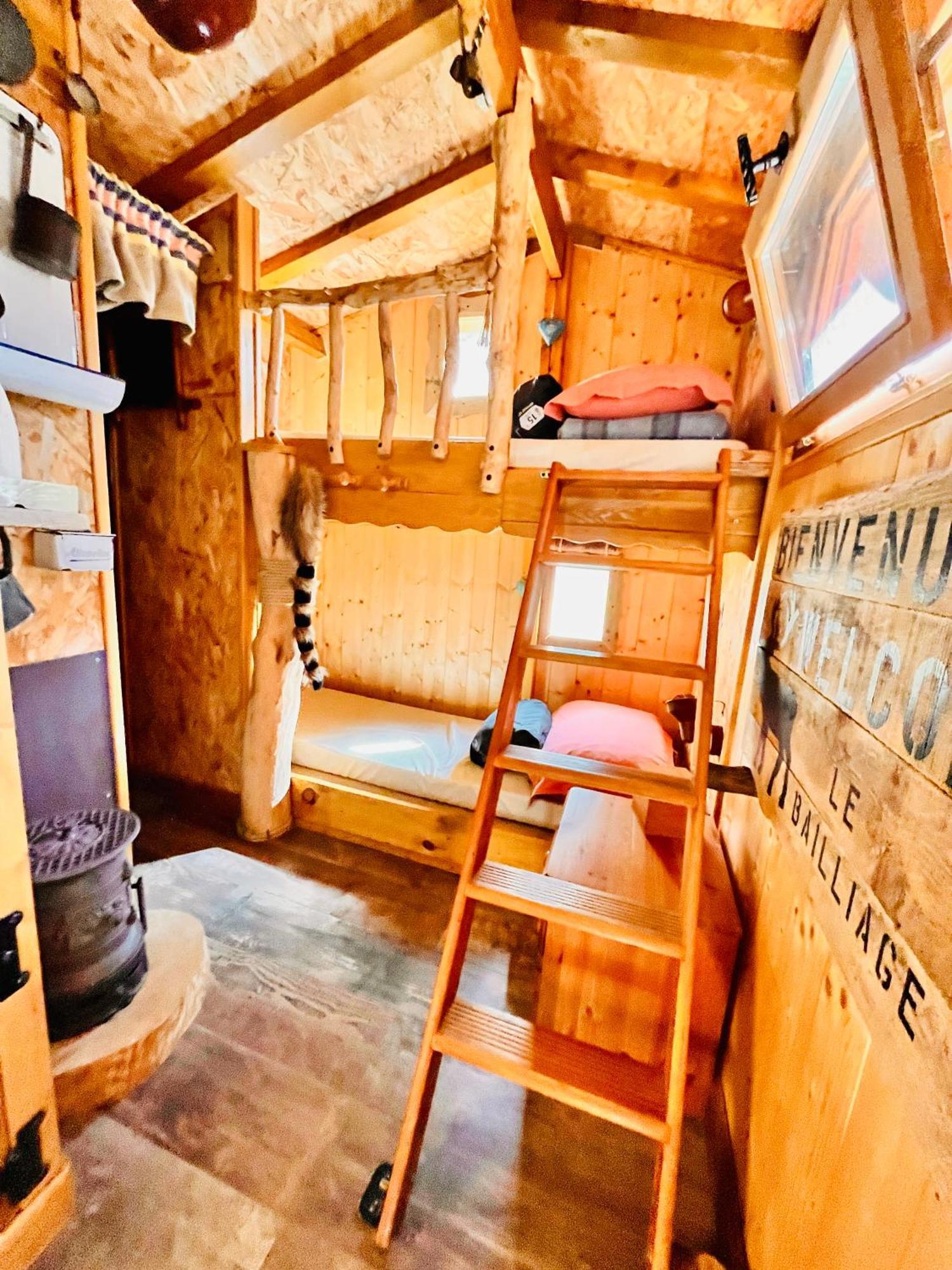 La Cabane Perchee Du Trappeur Écrainville Exteriér fotografie