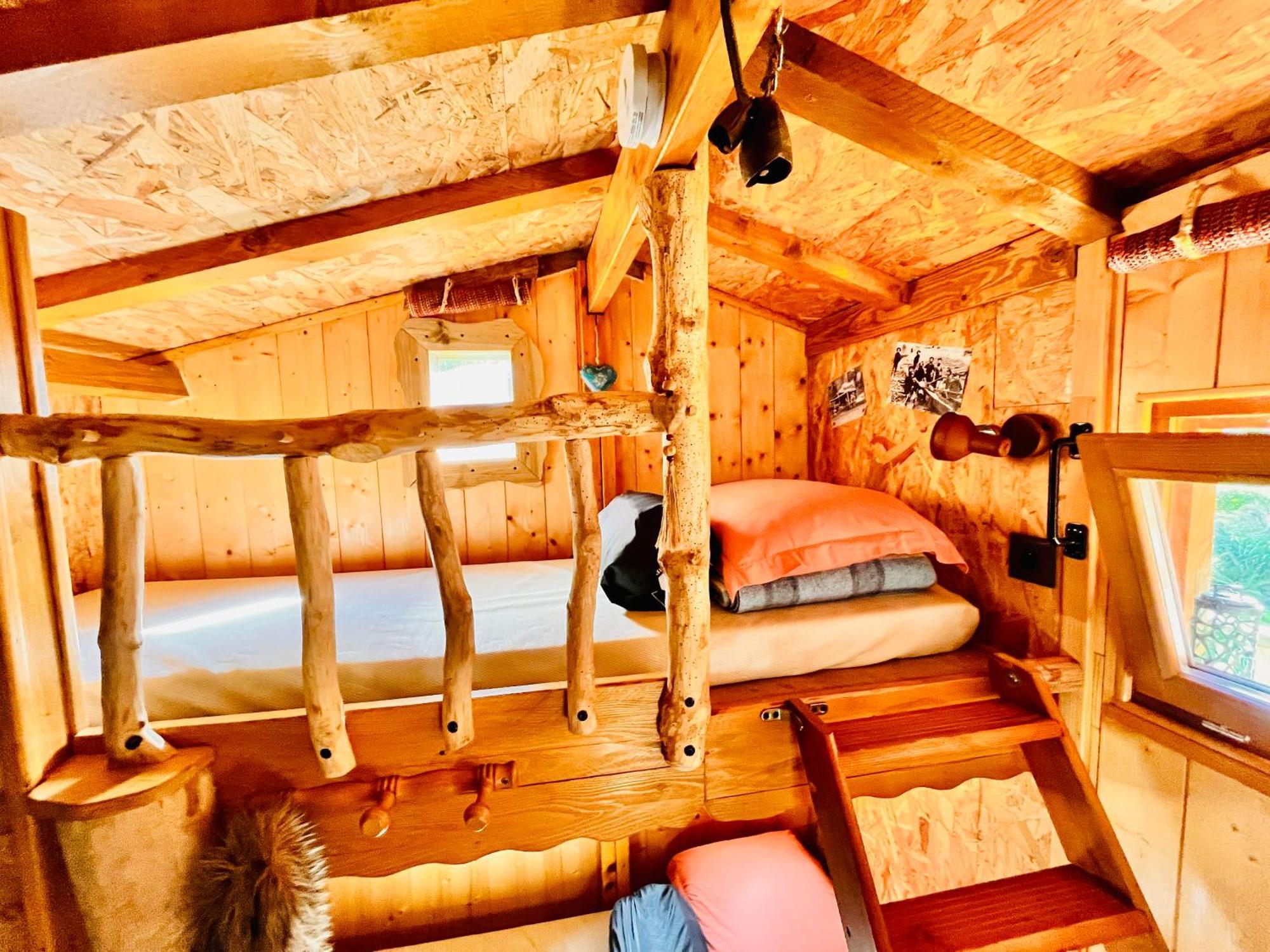 La Cabane Perchee Du Trappeur Écrainville Exteriér fotografie