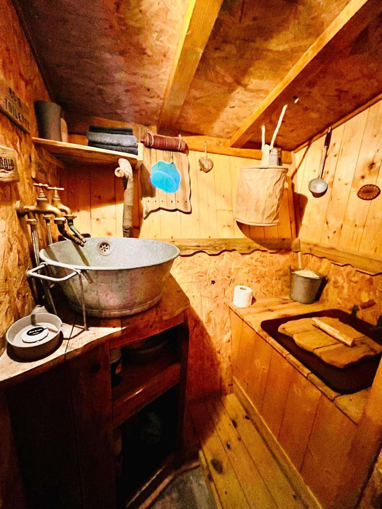 La Cabane Perchee Du Trappeur Écrainville Exteriér fotografie
