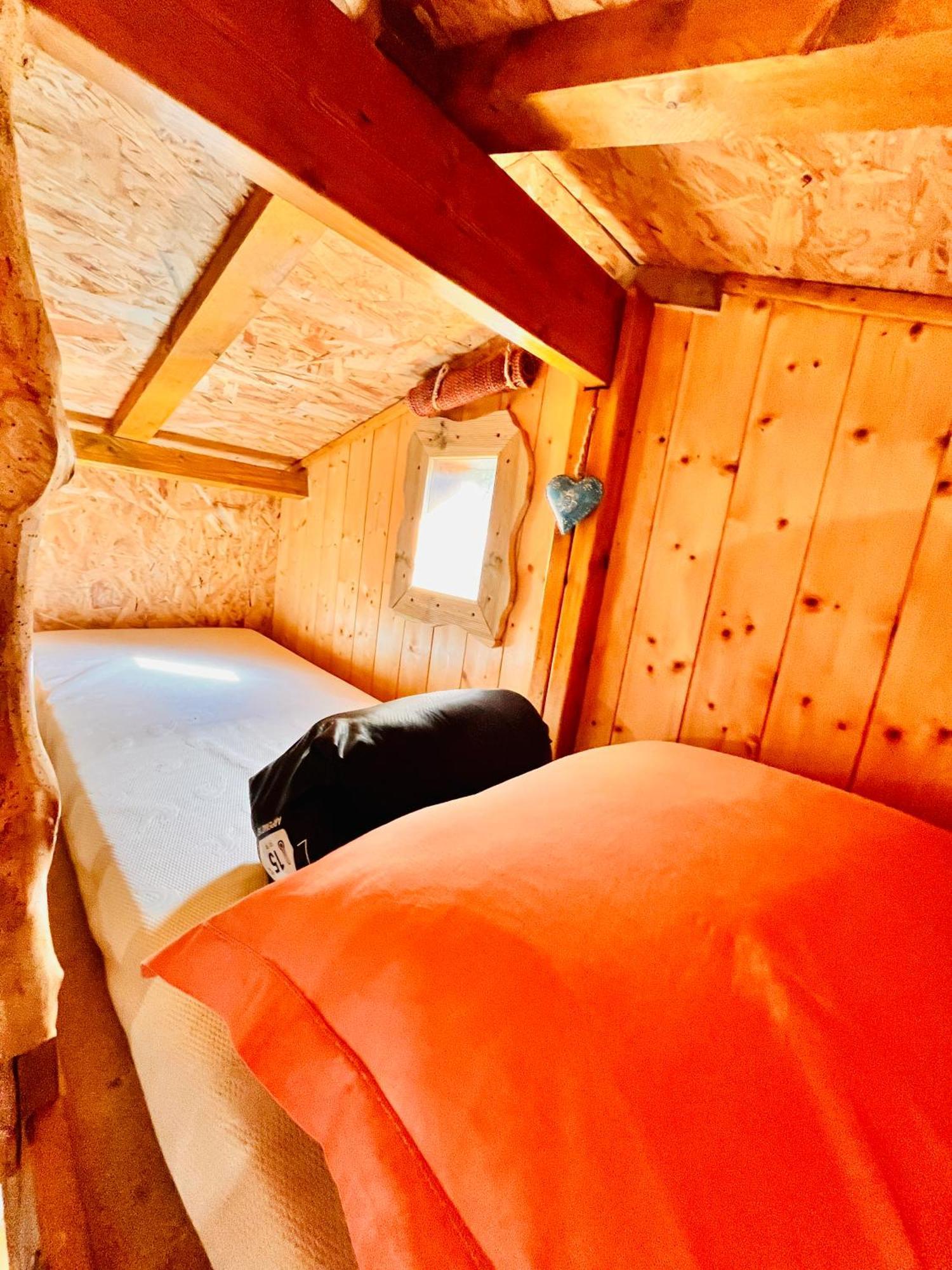 La Cabane Perchee Du Trappeur Écrainville Exteriér fotografie